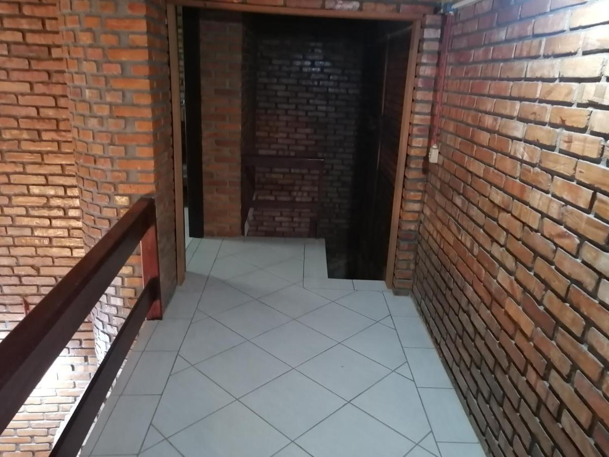 Coqueiros Hostel ฟลอเรียนอโปลิส ภายนอก รูปภาพ